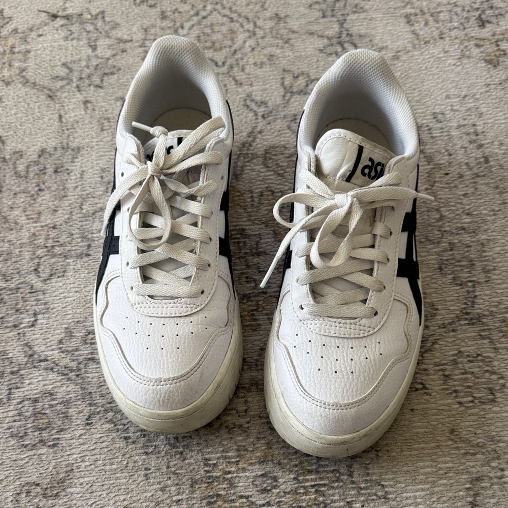 ASICS - White and Black platform